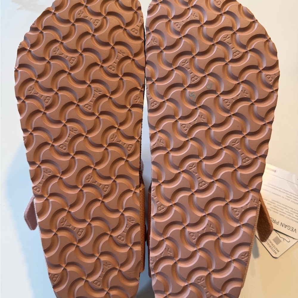 Birkenstock Gizeh Light Pink Thong Sandals - Picture 3 of 3